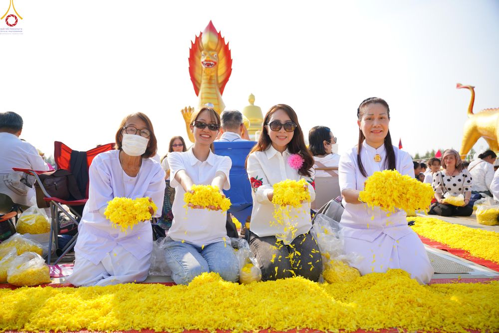 ภาพ No.299309:วันที่ 18 มกราคม พ.ศ. 2569 พิธีต้อนรับพระธรรมยาตรา ณ อนุสรณ์สถานลำดับที่ 5 สถานที่เผยแผ่วิชชาธรรมกายครั้งแรก อนุสรณ์สถานบางปลา วัดบางปลา อำเภอบางเลน จังหวัดนครปฐม ในโครงการธรรมยาตรา กตัญญูบูชา มหาปูชนียาจารย์ พระมงคลเทพมุนี(สด จนฺทสโร) พระผู้ปราบมาร อนุส