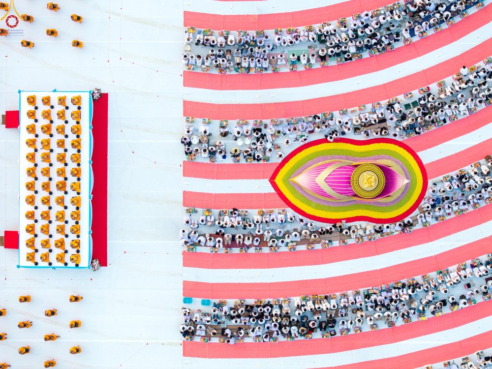 ภาพ No.302475:วันที่ 24 มกราคม พ.ศ. 2569 พิธีตักบาตรพระธรรมยาตรา ณ อนุสรณ์สถานลำดับที่ 5 สถานที่เผยแผ่วิชชาธรรมกายครั้งแรก อนุสรณ์สถานบางปลา วัดบางปลา อำเภอบางเลน จังหวัดนครปฐม ในโครงการธรรมยาตรา กตัญญูบูชา มหาปูชนียาจารย์ พระมงคลเทพมุนี(สด จนฺทสโร) พระผู้ปราบมาร อนุส