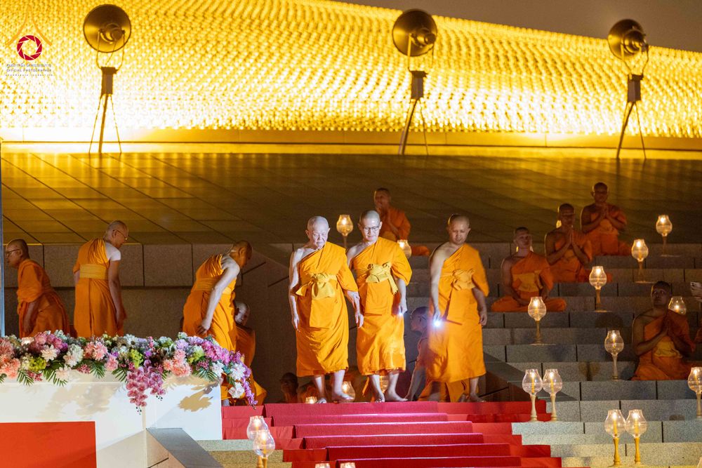 ภาพ No.312449:วันอังคารที่ 3 มีนาคม พ.ศ.2569 พิธีเวียนประทักษิณและจุดมาฆประทีป (ภาพชุดที่ 2) ณ ลานธรรมพระมหาธรรมกายเจดีย์ วัดพระธรรมกาย