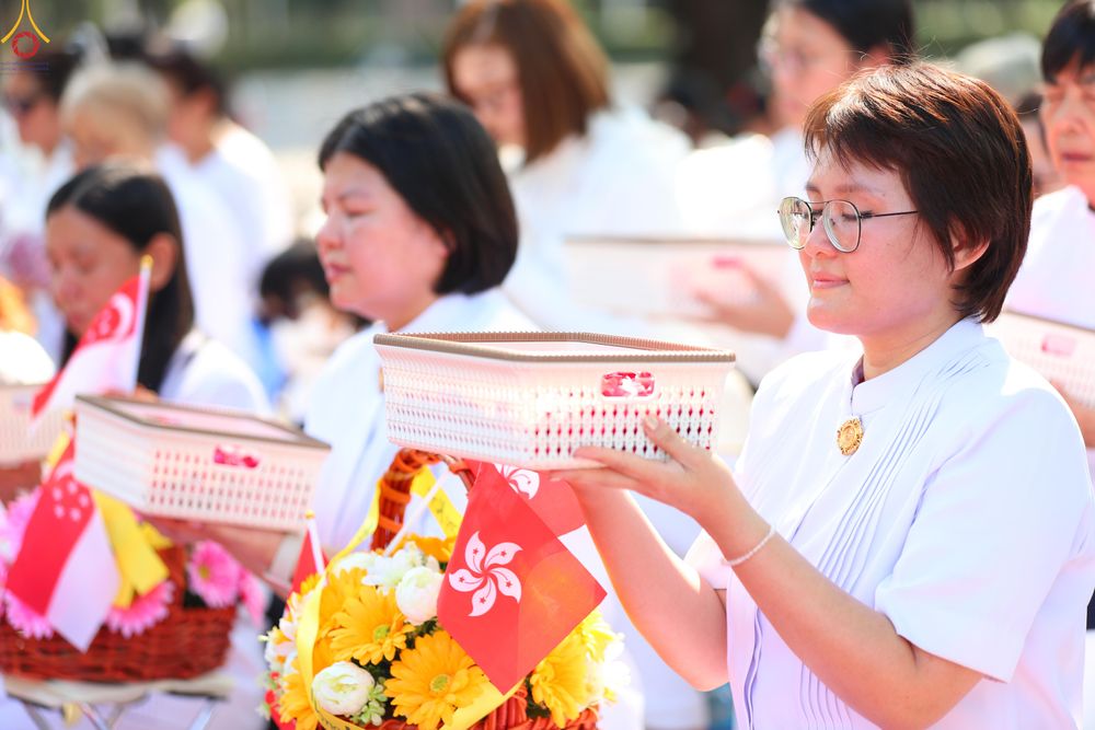 ภาพ No.304092:วันที่ 25 มกราคม พ.ศ. 2569 พิธีต้อนรับพระธรรมยาตรา  รร.สามัคคีราษฏร์บำรุง-วัดพระธรรมกาย ในโครงการธรรมยาตรา กตัญญูบูชา มหาปูชนียาจารย์ พระมงคลเทพมุนี(สด จนฺทสโร) พระผู้ปราบมาร อนุสรณ์สถาน 7 แห่ง ปีที่ 14