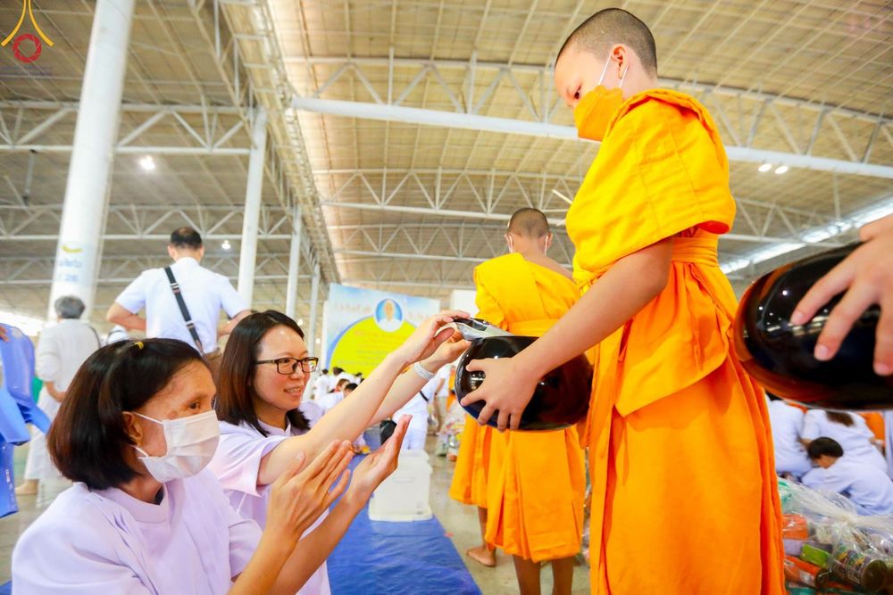 ภาพ No.126548:พิธีตักบาตร ในวันอาทิตย์ต้นเดือนที่ 3 มีนาคม พ.ศ. 2567 ณ บ้านแก้วเรือนทองคุณยายฯ วัดพระธรรมกาย