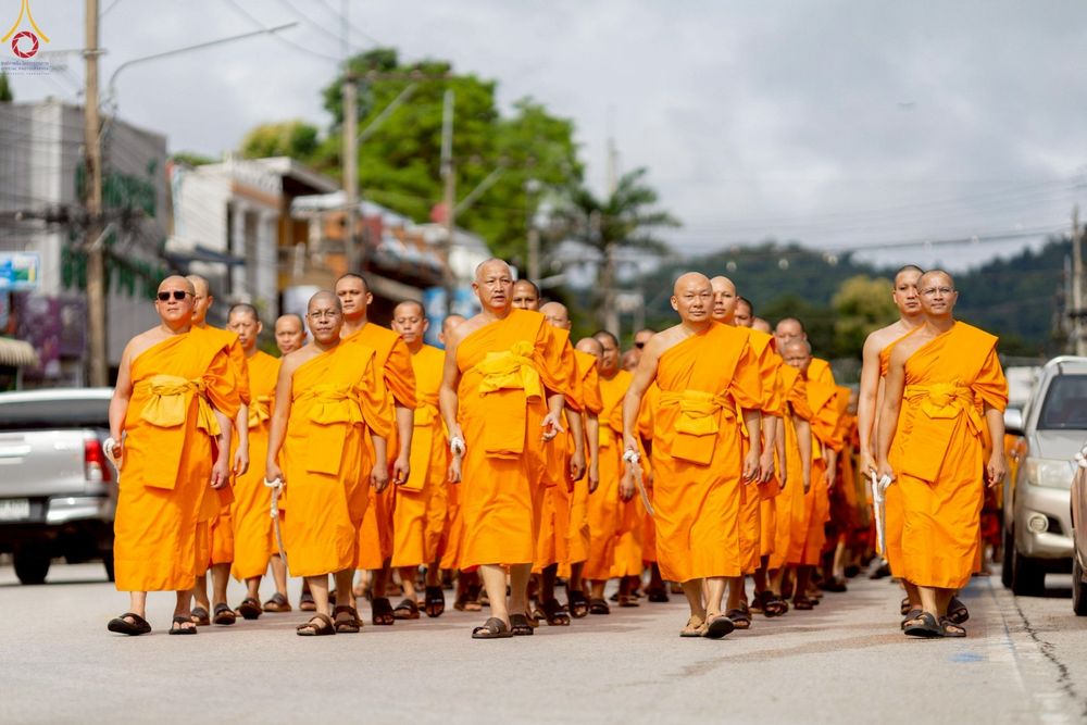 ภาพ No.239208:วันอาทิตย์ที่ 17 สิงหาคม พ.ศ. 2568 พิธีอัญเชิญรูปเหมือนพระมงคลเทพมุนี (สด จันทสโร) ณ ศาลากลางจังหวัดเลย ถึงลานพญานาค สวนสาธารณะกุดป่อง อ.เมือง จ.เลย