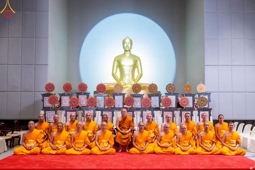 ภาพ No.123272:พิธีพระราชทานสัญญาบัตร พัดยศ และผ้าไตร แด่พระสงฆ์ในเขตปกครองคณะสงฆ์หนกลาง ณ วัดพระศรีมหาธาตุ เขตบางเขน กรุงเทพมหานคร และพิธีมุทิตาสักการะพระสังฆาธิการ ผู้ได้รับเลื่อนและตั้งสมณศักดิ์ ตามพระบรมราชโองการ ณ วัดพระธรรมกาย ในวันที่ 4 กุมภาพันธ์ พ.ศ. 2567