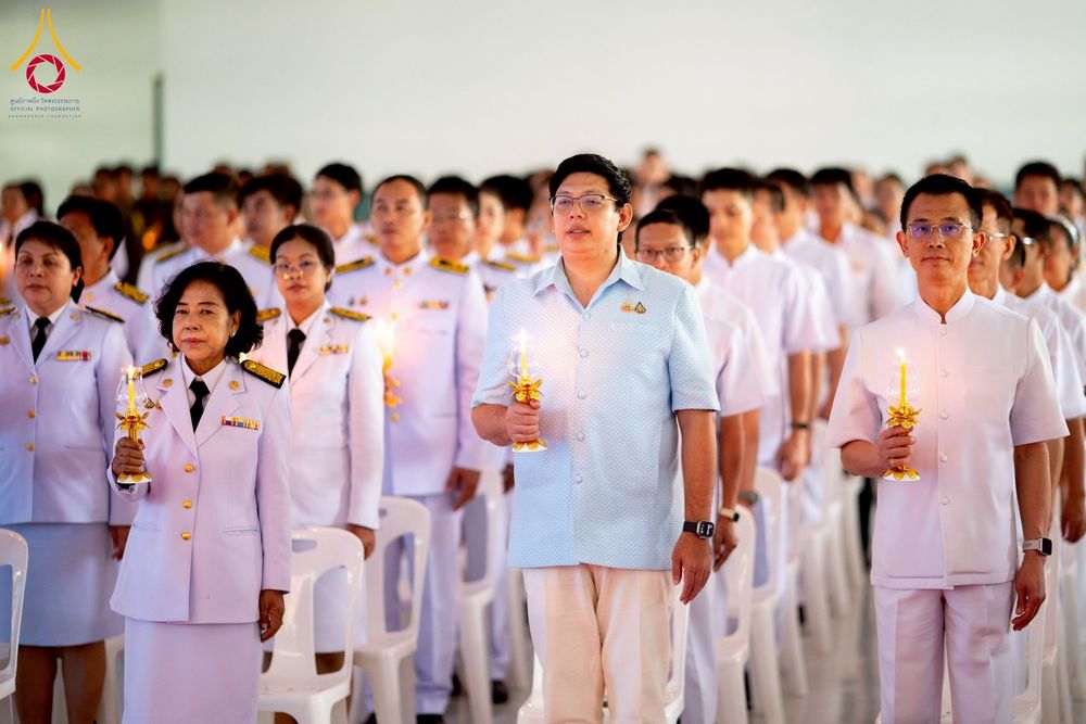 ภาพ No.237763:พิธีถวายเครื่องราชสักการะและวางพานพุ่ม และพิธีจุดเทียนถวายพระพรชัยมงคล เนื่องในโอกาสวันเฉลิมพระชนมพรรษา สมเด็จพระนางเจ้าสิริกิติ์ พระบรมราชินีนาถ พระบรมราชชนนีพันปีหลวง วันอังคารที่ 12 สิงหาคม พ.ศ. 2568  ณ อาคารปลูกศรัทธา 2 วัดพระธรรมกาย