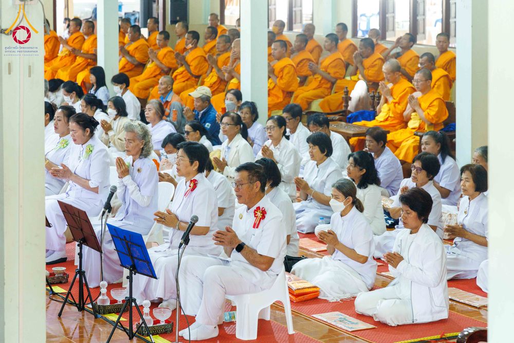 ภาพ No.296410:วันที่ 16 มกราคม พ.ศ. 2569 พิธีทอดผ้าป่าทำนุบำรุงศาสนสถาน ณ วัดโพธิ์เอน ต.บางขุนกอง อ.บางกรวย จ.นนทบุรี อนุสรณ์สถานลำดับที่ 4 สถานที่เกิดด้วยกายธรรม ในโครงการธรรมยาตรา กตัญญูบูชา มหาปูชนียาจารย์ พระมงคลเทพมุนี(สด จนฺทสโร) พระผู้ปราบมาร อนุสรณ์สถาน 7 แห่ง