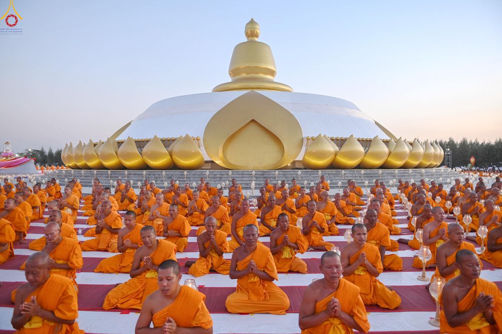 ภาพ No.302352:วันที่ 23 มกราคม พ.ศ. 2569 พิธีจุดประทีปธรรมถวายเป็นพุทธบูชา (ภาพชุดที่ 2) และบูชาธรรมมหาปูชนียาจารย์  ณ อนุสรณ์สถานลำดับที่ 5 สถานที่เผยแผ่วิชชาธรรมกายครั้งแรก อนุสรณ์สถานบางปลา วัดบางปลา อำเภอบางเลน จังหวัดนครปฐม ในโครงการธรรมยาตรา กตัญญูบูชา มหาปูชนีย