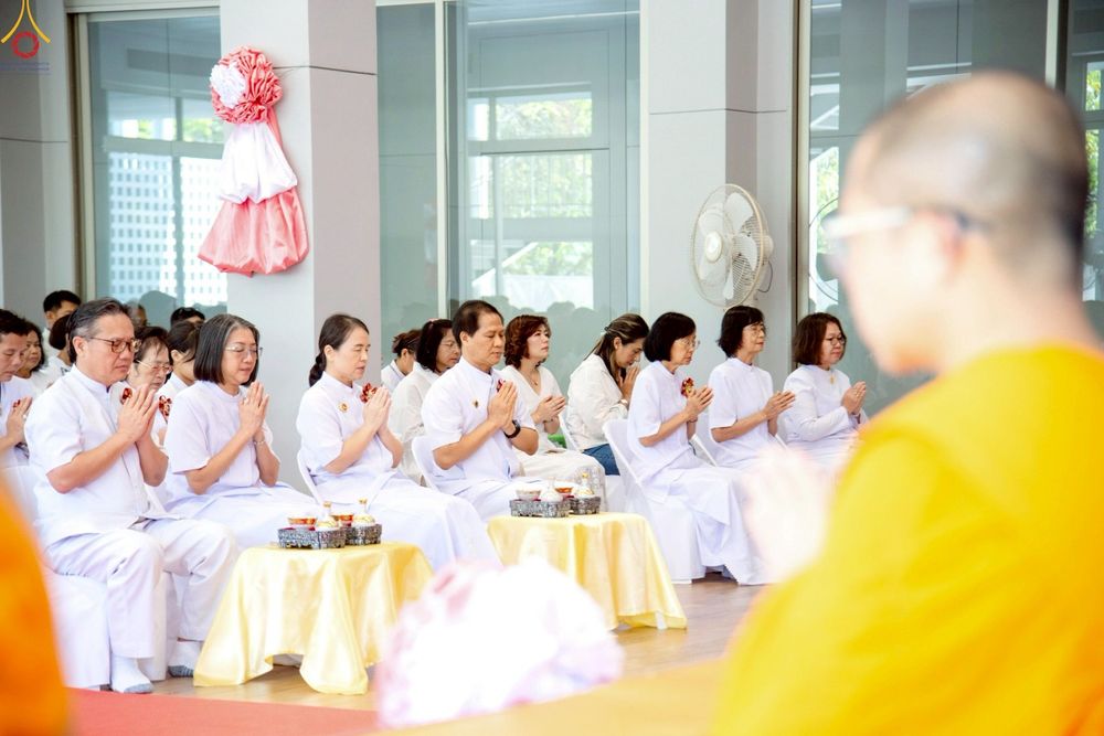 ภาพ No.249304:วันที่ 20 กันยายน พ.ศ. 2568 พิธีประดิษฐานรูปหล่อหลวงปู่วัดปากน้ำ ภาษีเจริญ ณ วิหารพระมงคลเทพมุนี (สด จนฺทสโร) ศูนย์ปฏิบัติธรรมภูเก็ต จ.ภูเก็ต