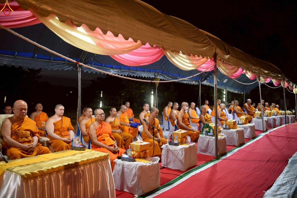 ภาพ No.261544:วันที่ 17-18 ตุลาคม พ.ศ. 2568 พิธีเจริญพระพุทธมนต์คณะสงฆ์ 108 กลั่นแผ่นดินองค์พระเจดีย์สระบุรี สมโภชองค์กฐิน และพิธีทอดกฐิน ณ ศูนย์ปฏิบัติธรรมสระบุรี ในโครงการกฐินสามัคคีทั่วไทย 30,000 วัด บูชาธรรม 81 ปี หลวงพ่อธัมมชโย โดยคณะศิษยานุศิษย์วัดพระธรรมกาย