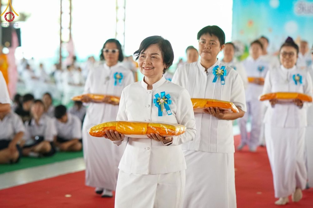 ภาพ No.172455:พิธีทอดกฐินเพื่อสร้าง "ลานเอนกประสงค์พญานาค 4 ตระกูล" วันที่ 15 พฤศจิกายน พ.ศ.2567 ณ พุทธอุทยานนานาชาติ อ.โพนพิสัย จ.หนองคาย