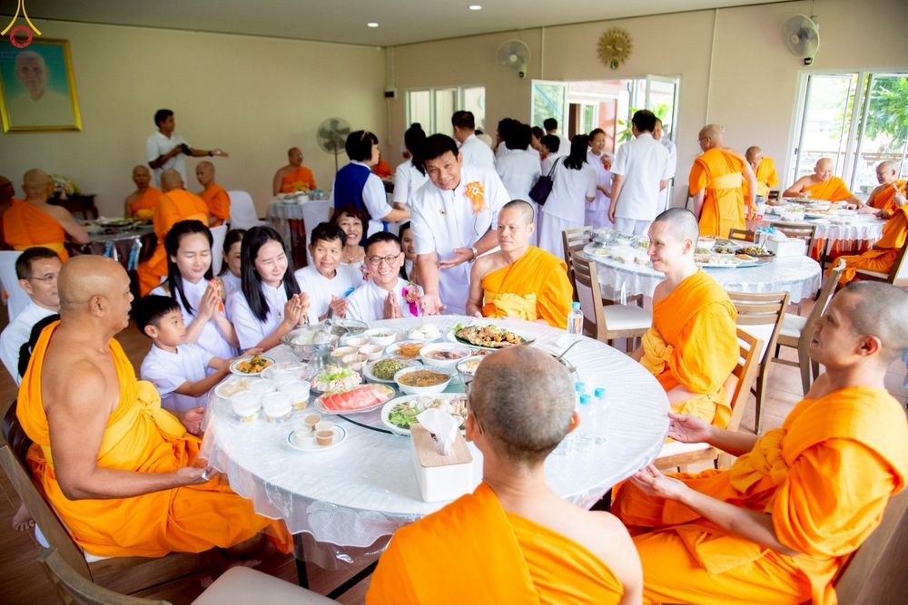 ภาพ No.261027:วันอังคารที่ 14 ตุลาคม พ.ศ. 2568 พิธีทอดกฐินสามัคคี "สร้างองค์พระเจดีย์เพื่อสร้างสันติภาพโลก" ขนาดหน้าตัก 10 เมตร ณ ศูนย์ปฏิบัติธรรมระยอง(บ้านช่องลม) ตำบลบางบุตร อำเภอบ้านค่าย จังหวัดระยอง