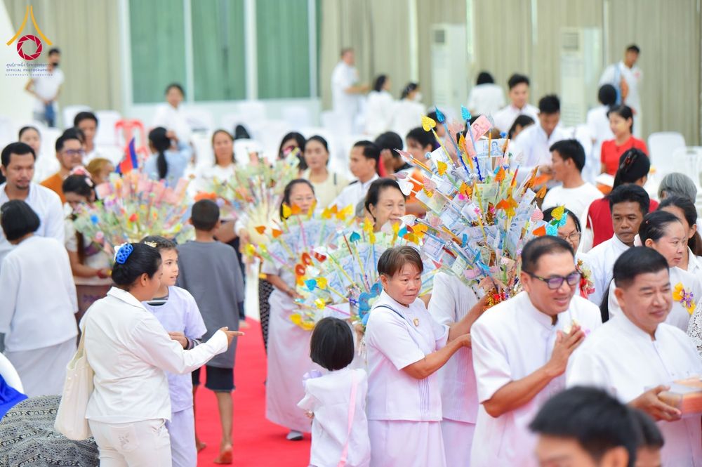 ภาพ No.171600:พิธีทอดกฐิน ณ ศูนย์ปฏิบัติธรรมและศูนย์อบรมเยาวชนเพชรบุรี ในโครงการกฐินสามัคคีทั่วไทย 30,000 วัด บูชาธรรม 80 ปี หลวงพ่อธัมมชโย โดยคณะศิษยานุศิษย์วัดพระธรรมกาย วันที่ 27 ตุลาคม พ.ศ. 2567