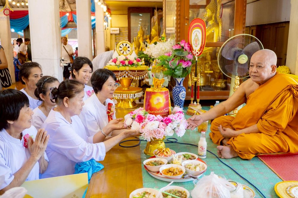 ภาพ No.259535:วันที่ 19 ตุลาคม พ.ศ. 2568 พิธีทอดกฐินสามัคคีทั่วไทย 30,000 วัด โดยคณะศิษยานุศิษย์ บูชาธรรม 81 ปี หลวงพ่อธัมมชโย ณ วัดแก้วฟ้า จ.พระนครศรีอยุธยา