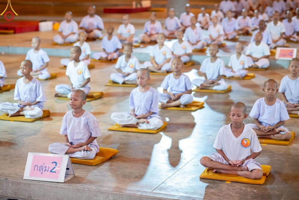 ภาพ No.214460:วันที่ 2 เมษายน พ.ศ.2568 นาคธรรมทายาท โครงการบรรพชาสามเณร ฟื้นฟูพระพุทธศาสนาทั่วไทย ปฎิบัติธรรม ณ วิหารคด 22 วัดพระธรรมกาย