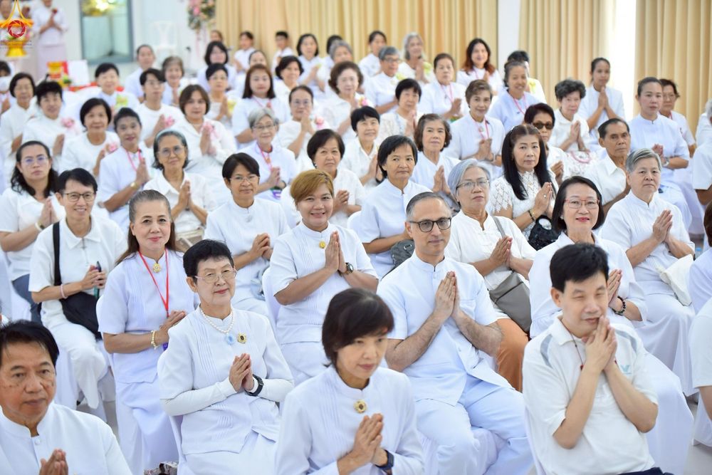 ภาพ No.230047:วันพฤหัสบดีที่ 26 มิถุนายน พ.ศ. 2568 พิธีทอดผ้าป่าฉลองอาคารชุดศูนย์ปฏิบัติธรรมน้ำใสใจสว่าง น้อมบูชาธรรมอายุวัฒนะมงคล 81 ปี หลวงพ่อธัมมชโย ณ ศูนย์ปฏิบัติธรรมน้ำใสใจสว่าง เขตบางกอกน้อย กรุงเทพมหานคร