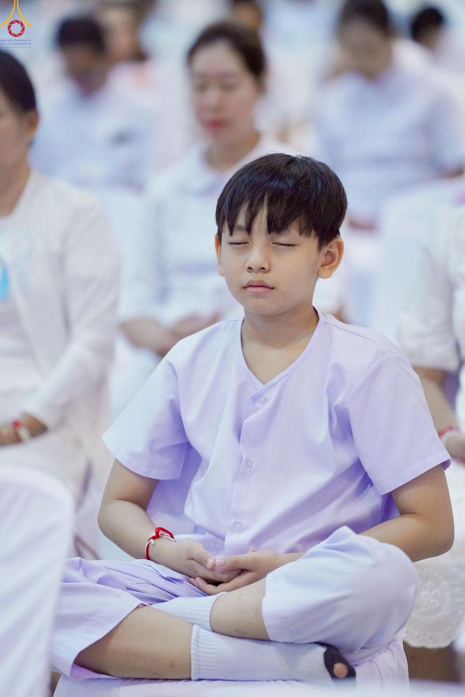 ภาพ No.323623:วันที่ 22 เมษายน พ.ศ.2569(วันคุ้มครองโลก) งานถวายมหาสังฆทาน 40,000 กว่าวัดทั่วประเทศ พิธีภาคสาย ปฏิบัติธรรม ,  พิธีมอบปัจจัยช่วยเหลือครู 4 จังหวัดชายแดนภาคใต้