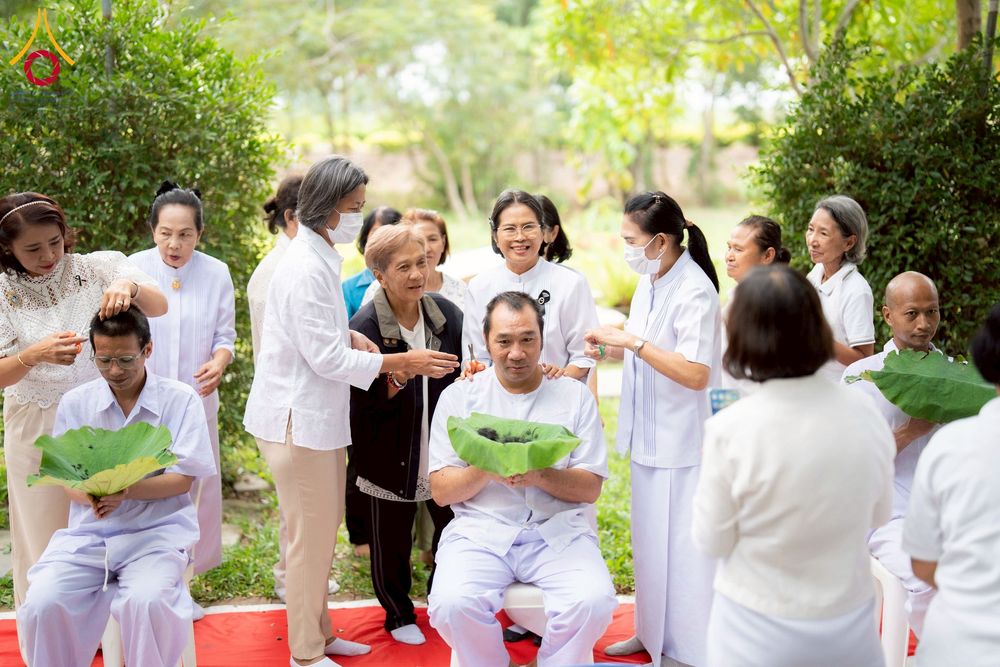 ภาพ No.278215:วันศุกร์ที่ 5 ธันวาคม พ.ศ. 2568 (วันพ่อแห่งชาติ) พิธีบรรพชาอุปสมบทหมู่ธรรมทายาท จำนวน 16 รูป โครงการบรรพชาอุปสมบทหมู่ รุ่นบูชาธรรมมหาปูชนียาจารย์ ประจำปี 2568  ณ ศูนย์ปฏิบัติธรรมและอบรมเยาวชนพระนครศรีอยุธยา จ.พระนครศรีอยุธยา