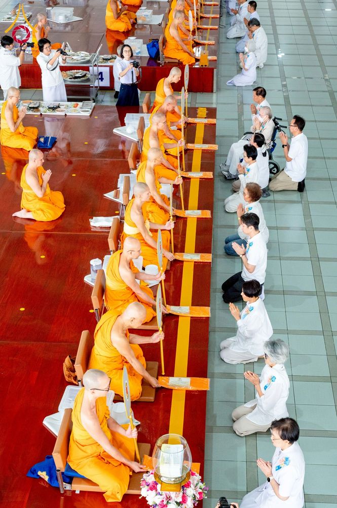 ภาพ No.271082:วันพุธที่ 20 พฤศจิกายน พ.ศ.2568 (วันพระ แรม 15 ค่ำ เดือน 12) พิธีบุพเปตพลี ครั้งที่ 173 ร่วมอุทิศบุญแด่หมู่ญาติที่ล่วงลับไปแล้ว และสืบทอดอายุพระพุทธศาสนา ณ หอฉันคุณยายอาจารย์ฯ วัดพระธรรมกาย