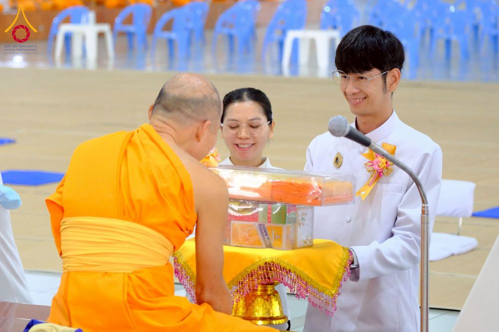 ภาพ No.262652:วันที่ 18,25 ตุลาคม พ.ศ. 2568 พิธีถวายภัตตาหารเมนูสวรรค์ เพื่อการบรรลุธรรม ณ หอฉันคุณยายอาจารย์ฯ วัดพระธรรมกาย