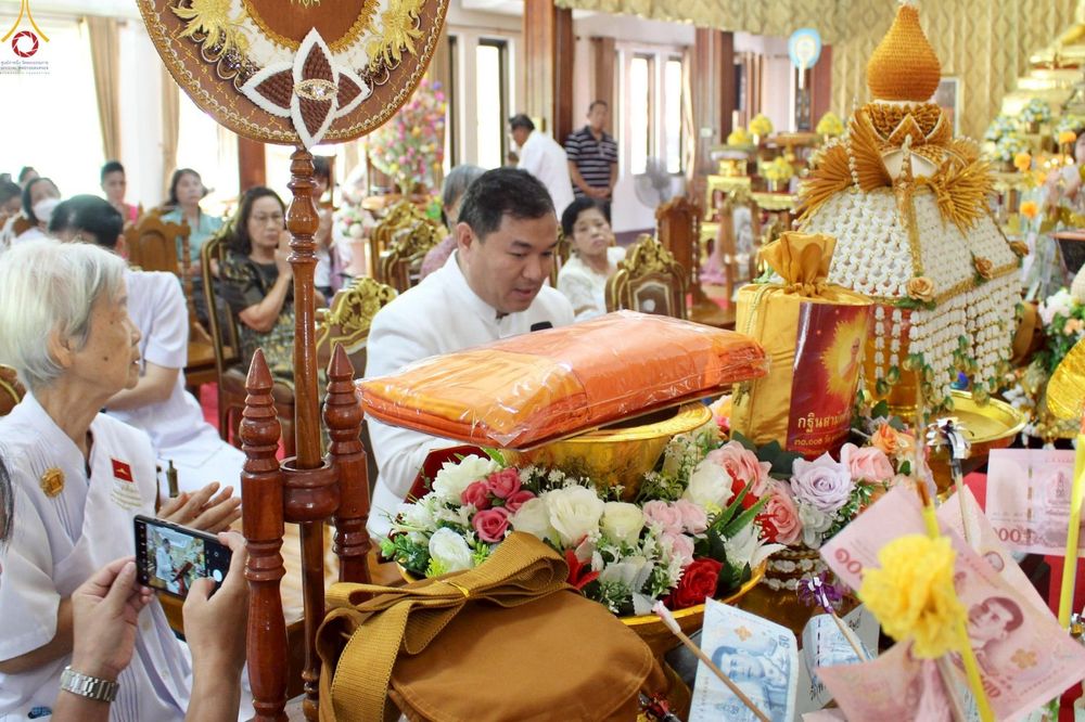 ภาพ No.266650:วันที่ 18 ตุลาคม พ.ศ. 2568 พิธีทอดกฐินสามัคคีทั่วไทย ณ วัดตระพังทอง ตำบลเมืองเก่า อำเภอเมือง จังหวัดสุโขทัย โดยคณะศิษยานุศิษย์ บูชาธรรม 81 ปี หลวงพ่อธัมมชโย