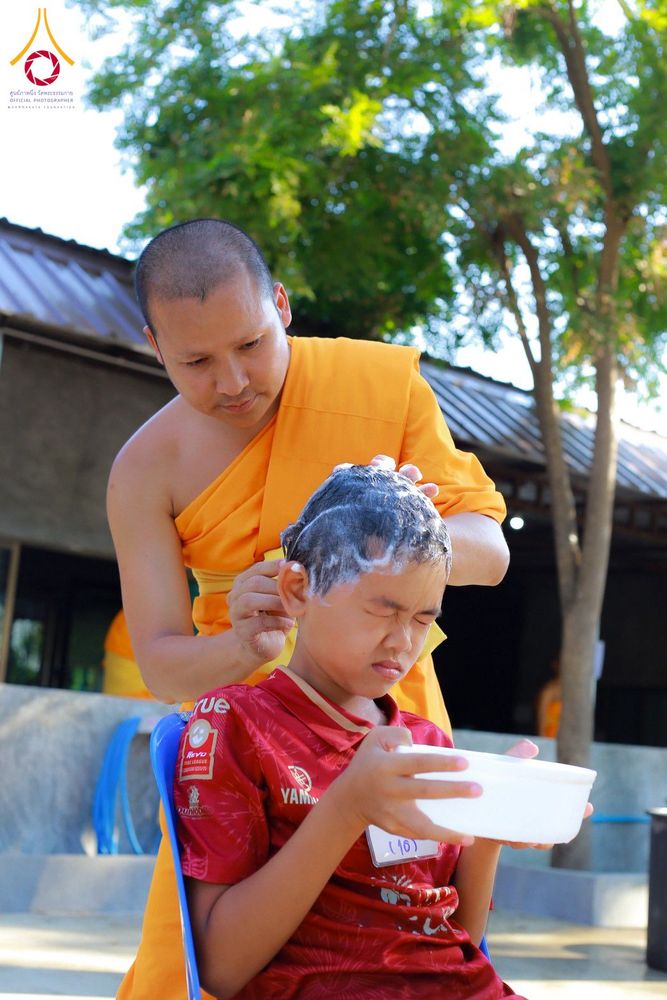 ภาพ No.317312:วันอาทิตย์ที่ 29 มีนาคม พ.ศ. 2569 พิธีตัดปอยผมและปลงผม ว่าที่สามเณร ศูนย์อบรมเยาวชนนครปฐม