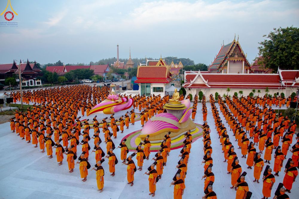 ภาพ No.110789:พระธรรมยาตราร่วมปฏิบัติธรรม และถ่ายภาพหมู่ประวัติศาสตร์ ในโครงการธรรมยาตรากตัญญูบูชา มหาปูชนียาจารย์ พระมงคลเทพมุนี(สด จนฺทสโร) พระผู้ปราบมาร อนุสรณ์สถาน 7 แห่ง ปีที่ 12 วันที่ 12 มกราคม พ.ศ. 2567 ณ วัดสองพี่น้อง จ.สุพรรณบุรี