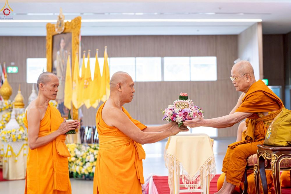 ภาพ No.241738:วันพุธที่ 27 สิงหาคม พ.ศ. 2568 พิธีมอบรางวัลเกียรติยศ แด่สามเณรที่สอบผ่าน โครงการสามเณรทรงปาฏิโมกข์ ปีที่ 3/2568 ณ ค่ายจองแชมป์ หมู่กฏิสามเณรเปรียญธรรม วัดพระธรรมกาย