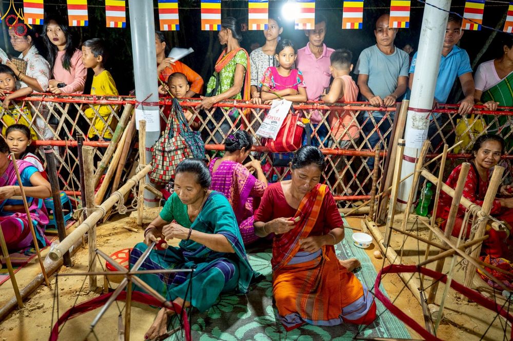 ภาพ No.261608:วันที่ 19 ตุลาคม พ.ศ. 2568 พิธีทอดกฐินสมทบ วัดกัลยาณมิตรต่างประเทศ บูชาธรรม 81 ปี หลวงพ่อธัมมชโย ณ วัดสารนาถ เมืองคาร์การชารี ประเทศบังกลาเทศ 