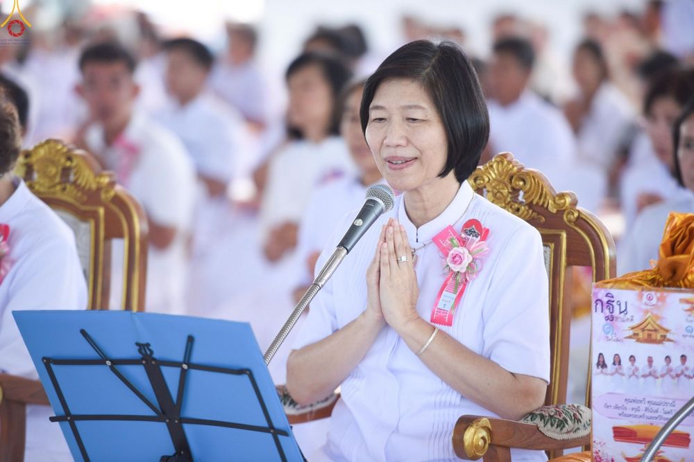 ภาพ No.262385:วันที่ 19 ตุลาคม พ.ศ. 2568 พิธีทอดกฐินสถาปนา แผ่นบันมงคลมหาเศรษฐี อาคาร 80 ปี หลวงพ่อธัมมชโย ในโครงการกฐินสามัคคีทั่วไทย 30,000 วัด บูชาธรรม 81 ปี หลวงพ่อธัมมชโย โดยคณะศิษยานุศิษย์วัดพระธรรมกาย ณ ศูนย์ปฏิบัติธรรมวิหารแดง ต.เจริญธรรม อ.วิหารแดง จ.สระบุรี