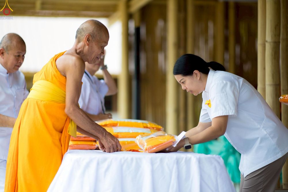 ภาพ No.263162:วันที่ 18 ตุลาคม พ.ศ. 2568 พิธีทอดกฐินสามัคคีเพื่อซื้อที่ดิน  สร้างอาคารครัวและโรงอาหาร  ห้องน้ำพร้อมโรงซักตากชาย-หญิง  และพิธีทอดกฐินสามัคคีทั่วไทย 30,000 วัด  ศูนย์ปฏิบัติธรรมนานาชาติทุ่งแสงธรรม  (Moonastery Meditation Center) ต.แสงอรุณ อ.ทับสะแก จ.ประ