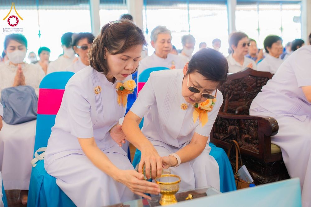 ภาพ No.178366:พิธีทอดกฐิน ณ วัดสระบัว แขวงรองเมือง เขตปทุมวัน กรุงเทพฯ ในโครงการทอดกฐินสามัคคีทั่วไทย 30,000 วัด บูชาธรรม 80 ปี หลวงพ่อธัมมชโย โดยคณะศิษยานุศิษย์วัดพระธรรมกาย วันที่ 10 พฤศจิกายน พ.ศ. 2567