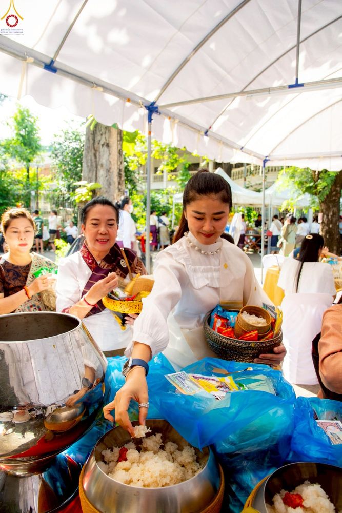 ภาพ No.271716:วันอาทิตย์ที่ 26 ตุลาคม พ.ศ. 2568 กฐินสมทบวัดต่างประเทศ โดยคณะศิษยานุศิษย์ บูชาธรรม 81 ปี  หลวงพ่อธัมมชโย ณ วัดสีอัมพอน นครเวียงจันทน์ สปป.ลาว