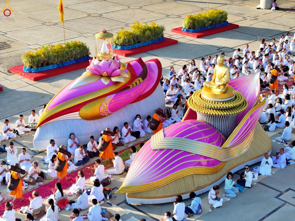 ภาพ No.279653:วันที่ 2 มกราคม พ.ศ.2569 พิธีต้อนรับพระธรรมยาตรา ครั้งที่ 1 ณ วัดพระธรรมกาย (วิหารหลวงปู่ - พระมหาธรรมกายเจดีย์)