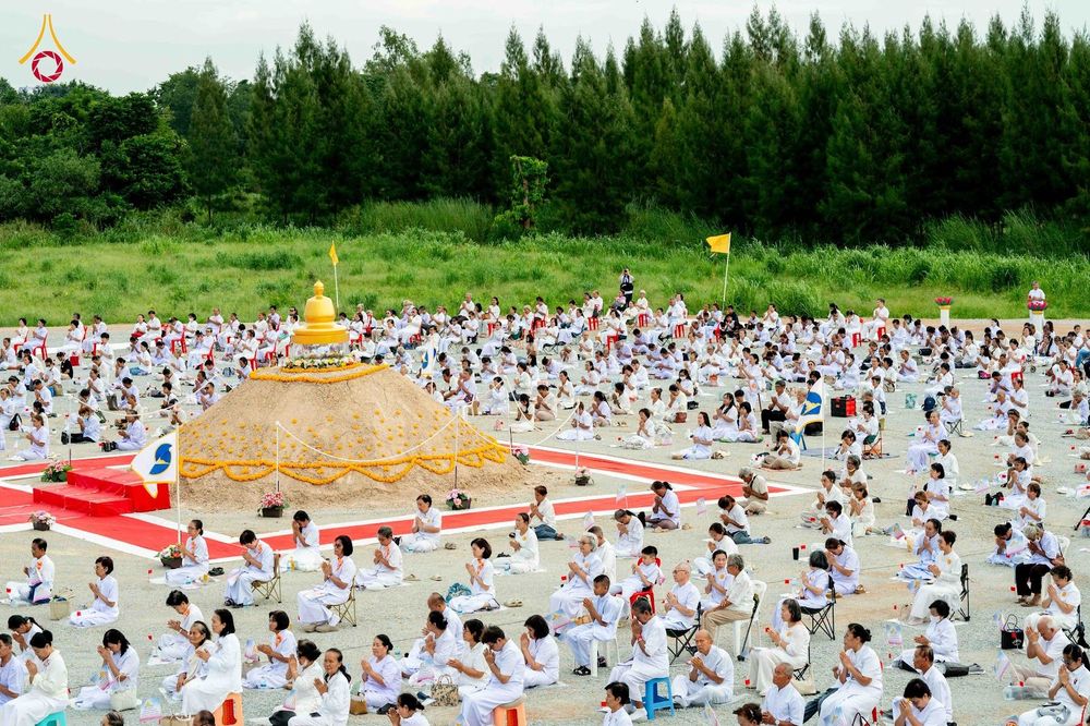 ภาพ No.346632:วันอาทิตย์ที่ 30 สิงหาคม พ.ศ.2569 พิธีทอดผ้าป่า สวดธรรมจักรกัปปวัตนสูตรกลั่นแผ่นดินโปรยรัตนชาติ  สถาปนาองค์พระเจดีย์เพื่อสร้างสันติภาพโลก  ณ ศูนย์ปฏิบัติธรรมพนมสารคาม (เพชรตะวัน) จังหวัดฉะเชิงเทรา