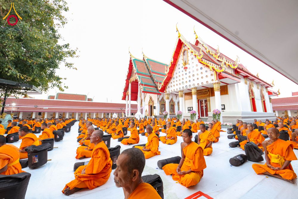 ภาพ No.294625:วันอาทิตย์ที่ 14 ธันวาคม พ.ศ.2568 พระธรรมยาตราปฏิบัติธรรมและถ่ายภาพหมู่ประวัติศาสตร์ ณ วัดสองพี่น้อง ต.ต้นตาล อ.สองพี่น้อง จ.สุพรรณบุรี ในโครงการธรรมยาตรา กตัญญูบูชา มหาปูชนียาจารย์ พระมงคลเทพมุนี(สด จนฺทสโร) พระผู้ปราบมาร อนุสรณ์สถาน 7 แห่ง ปีที่ 14