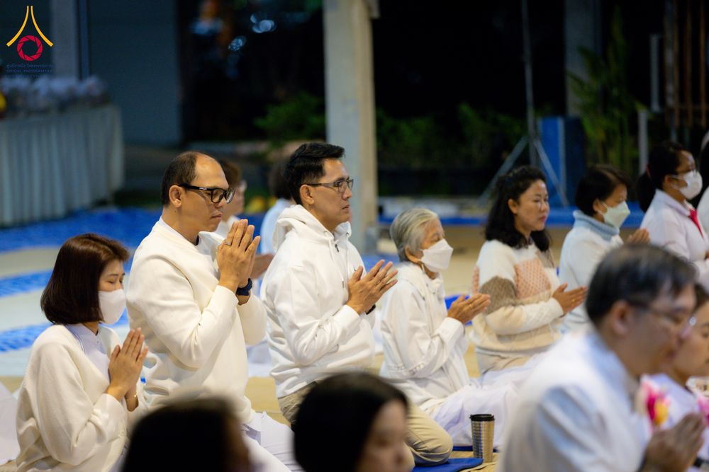 ภาพ No.293472:วันที่ 13 มกราคม พ.ศ. 2569 พิธีถวายภัตตาหารเป็นสังฆทาน แด่พระธรรมยาตรา ณ อนุสรณ์สถานมหาวิหารพระมงคลเทพมุนี (โลตัสแลนด์) อ.สองพี่น้อง จ.สุพรรณบุรี ในโครงการธรรมยาตรา กตัญญูบูชา มหาปูชนียาจารย์ พระมงคลเทพมุนี(สด จนฺทสโร) พระผู้ปราบมาร อนุสรณ์สถาน 7 แห่ง ปี