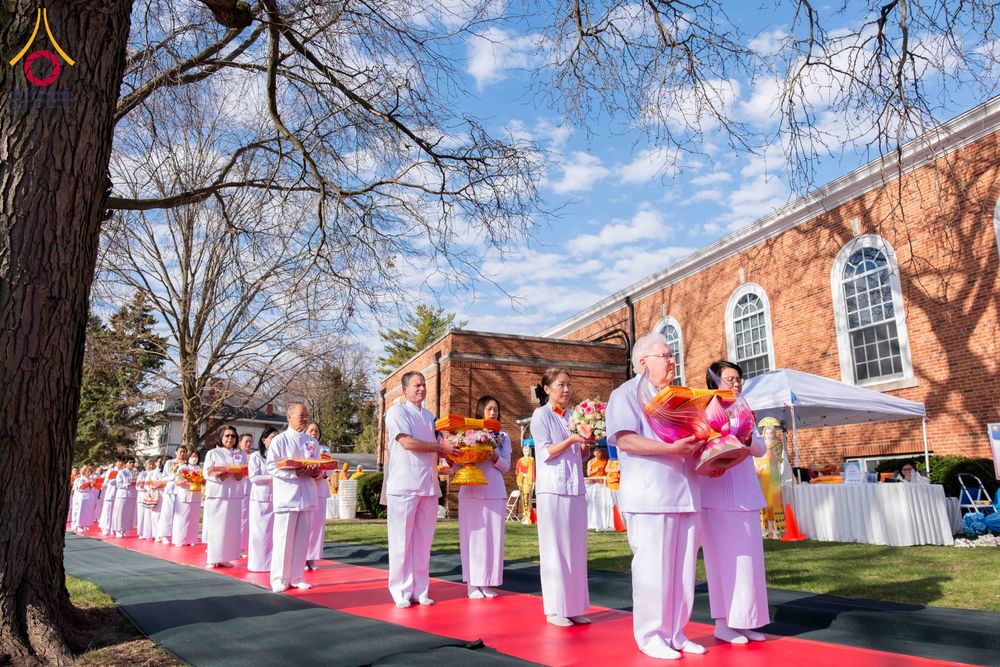 ภาพ No.318932:วันที่ 29 มีนาคม พ.ศ.2569 พิธีทอดผ้าป่าวัดพระธรรมกาย 20 ศูนย์สาขา และการประชุมภาคพื้นอเมริกา ไตรมาสที่ 1/2569 วัดพระธรรมกายชิคาโก ประเทศสหรัฐอเมริกา