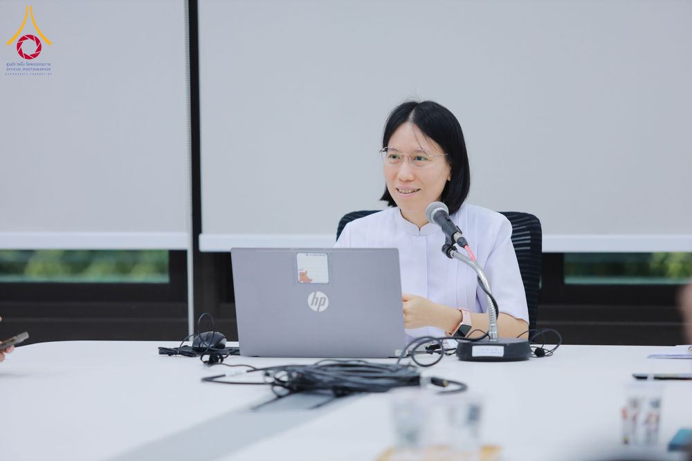 ภาพ No.311602:วันจันทร์ที่ 23 กุมภาพันธ์ พ.ศ. 2569 เปิดโลกทัศน์ผู้บริหารสถานศึกษายุคใหม่ เรียนรู้ต้นแบบการพัฒนาคนผ่านพลัง “บวร–V-Star” ผู้เข้ารับการพัฒนาตามโครงการ สพฐ. ศึกษาดูงานวัดพระธรรมกาย เสริมภาวะผู้นำคุณธรรมสู่การบริหารโรงเรียนอย่างยั่งยืน ณ อาคาร 100 ปี คุณยาย