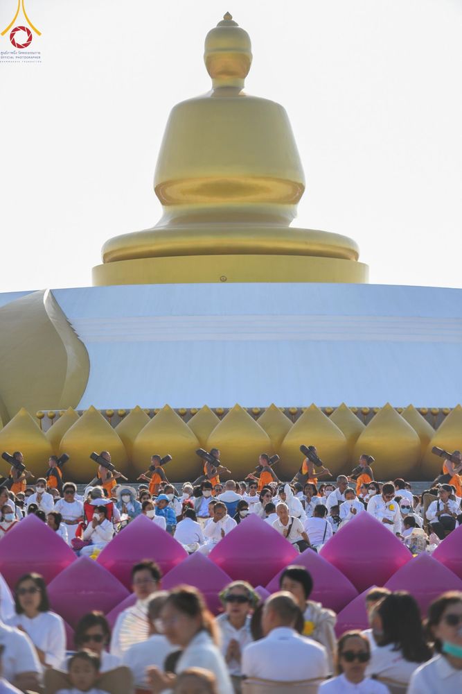 ภาพ No.198243:พิธีต้อนรับพระธรรมยาตรา ณ อนุสรณ์สถานลำดับที่ 5 สถานที่เผยแผ่วิชชาธรรมกายครั้งแรก อนุสรณ์สถานบางปลา วัดบางปลา อำเภอบางเลน จังหวัดนครปฐม ในโครงการธรรมยาตรา กตัญญูบูชา มหาปูชนียาจารย์ พระมงคลเทพมุนี(สด จนฺทสโร) พระผู้ปราบมาร ปีที่ 13 วัน 19 มกราคม พ.ศ.2568