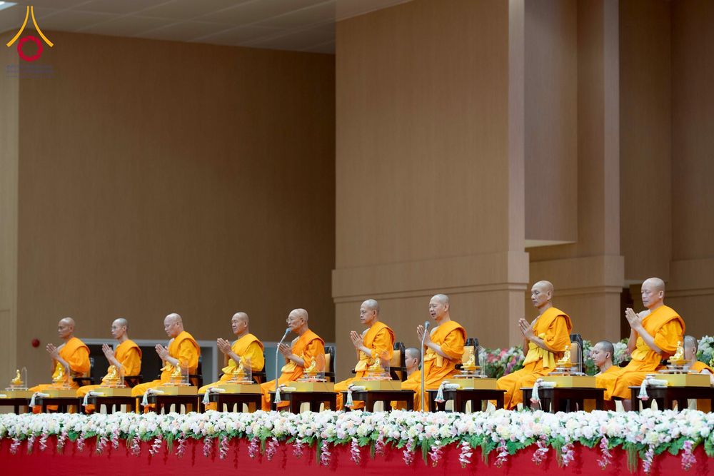 ภาพ No.272979:วันอาทิตย์ที่ 23 พฤศจิกายน พ.ศ.2568 พิธีมุทิตาสักการะ พระมหาเถระและพระเถระ ประจำปีพุทธศักราช 2568 ณ ห้องแก้วสารพัดนึก 2 สภาธรรมกายสากล  วัดพระธรรมกาย