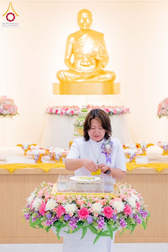 ภาพ No.319172:วันที่ 29 มีนาคม พ.ศ.2569 พิธีอัญเชิญรูปหล่อพระมงคลเทพมุนี (สด จนฺทสโร) ประดิษฐาน ณ ห้องปฏิบัติธรรม “มงคลรัตนโชติ”  วัดพระธรรมกายชิคาโก ประเทศสหรัฐอเมริกา