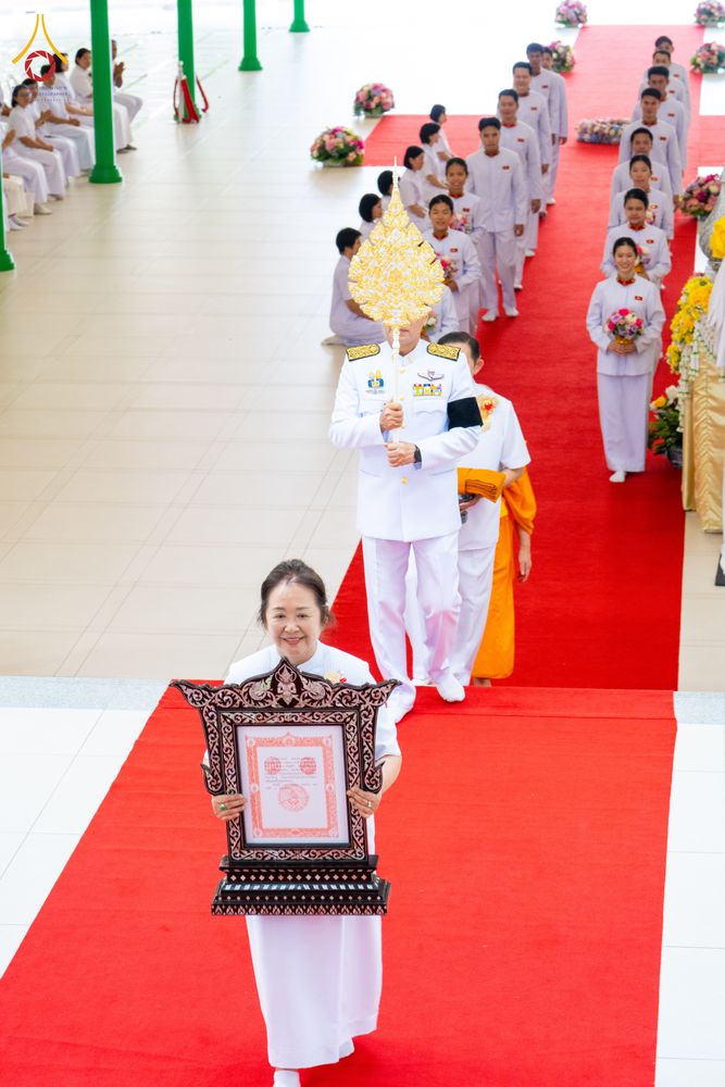 ภาพ No.332297:วันเสาร์ที่ 6 มิถุนายน พ.ศ.2569 พิธีต้อนรับสัญญาบัตร พัดยศ พระราชภาวนาวชิรวิเทศ วิ. ณ อุโบสถพระไตรปิฏก วัดพระธรรมกาย
