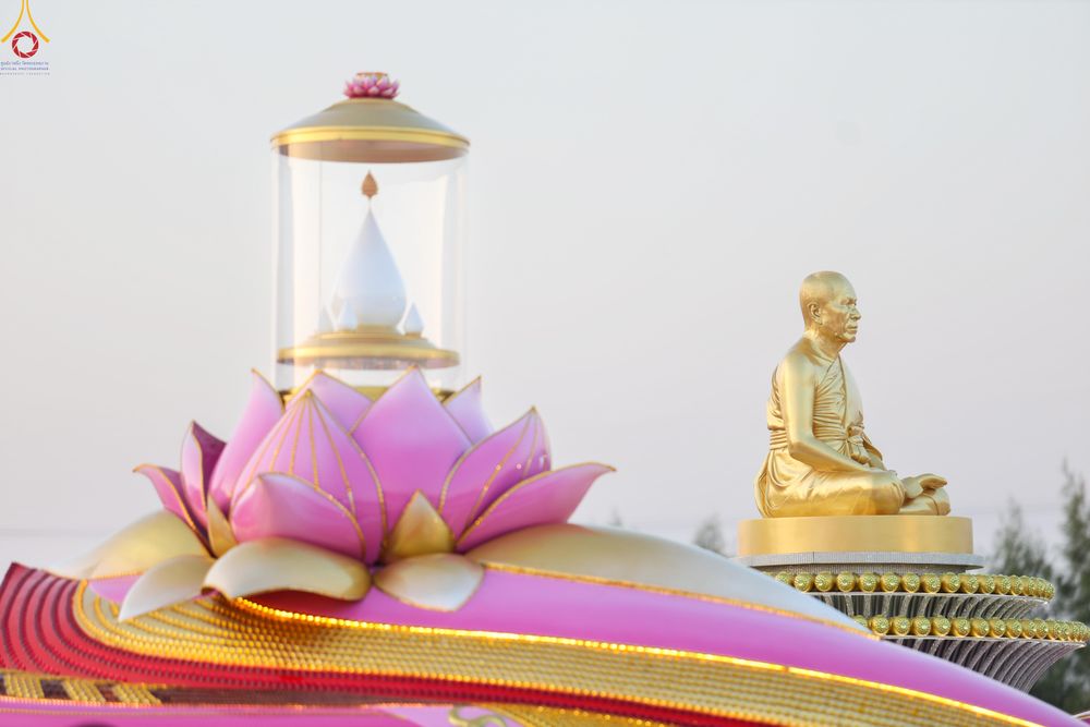 ภาพ No.302110:วันที่ 23 มกราคม พ.ศ. 2569 พิธีจุดประทีปธรรมถวายเป็นพุทธบูชา และบูชาธรรมมหาปูชนียาจารย์  ณ อนุสรณ์สถานลำดับที่ 5 สถานที่เผยแผ่วิชชาธรรมกายครั้งแรก อนุสรณ์สถานบางปลา วัดบางปลา อำเภอบางเลน จังหวัดนครปฐม ในโครงการธรรมยาตรา กตัญญูบูชา มหาปูชนียาจารย์ พระมงคล