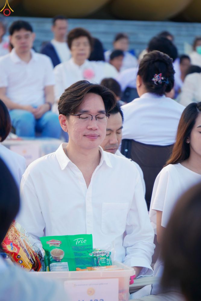 ภาพ No.302499:วันที่ 24 มกราคม พ.ศ. 2569 พิธีตักบาตรพระธรรมยาตรา ณ อนุสรณ์สถานลำดับที่ 5 สถานที่เผยแผ่วิชชาธรรมกายครั้งแรก อนุสรณ์สถานบางปลา วัดบางปลา อำเภอบางเลน จังหวัดนครปฐม ในโครงการธรรมยาตรา กตัญญูบูชา มหาปูชนียาจารย์ พระมงคลเทพมุนี(สด จนฺทสโร) พระผู้ปราบมาร อนุส