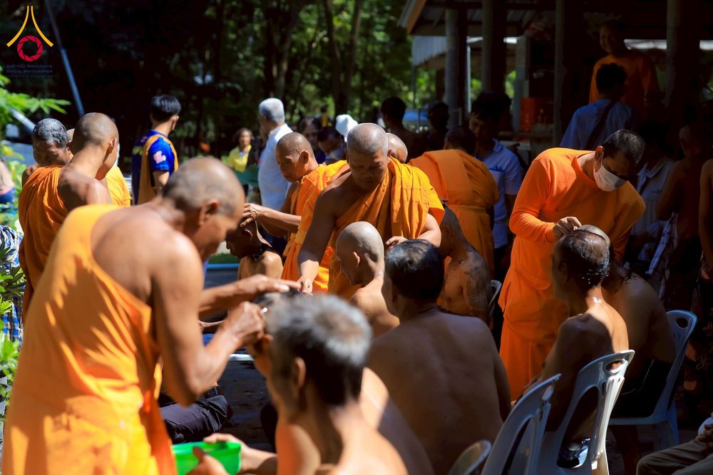 ภาพ No.275933:วันที่ 26-30 พฤศจิกายน พ.ศ. 2568 ทีมพระพี่เลี้ยงตั้งรับ รายงานตัวโครงการบวชบูชาธรรมมหาปูชนียาจารย์ ณ ศูนย์ปฏิบัติธรรมบุรีรัมย์