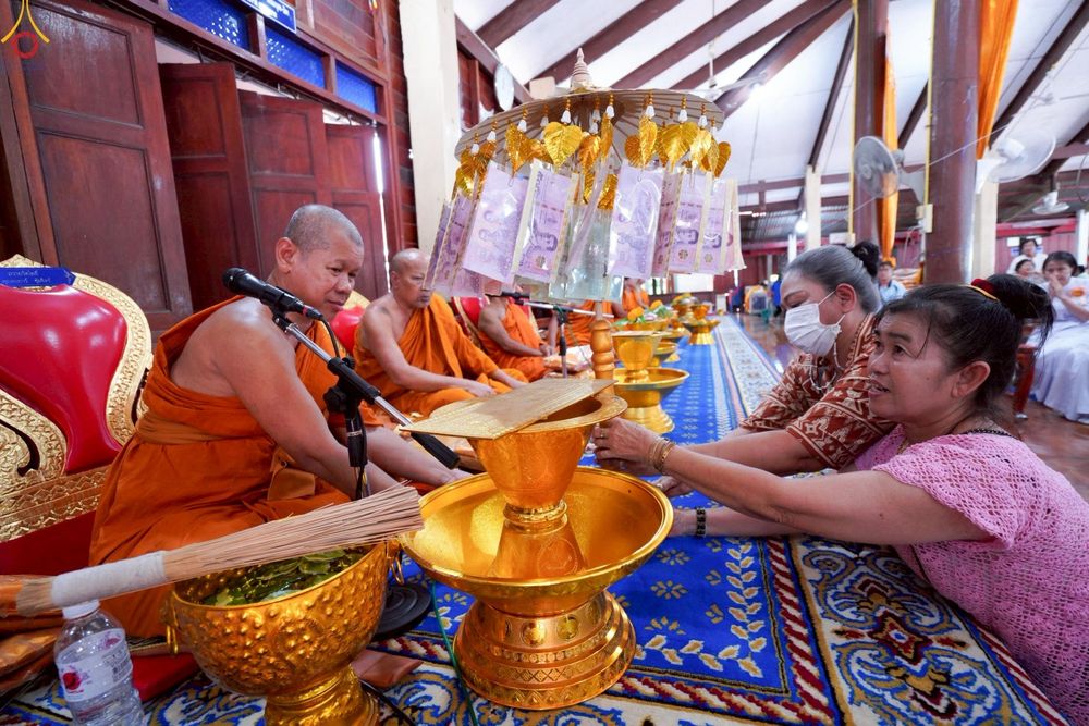 ภาพ No.253172:วันที่ 12 ตุลาคม พ.ศ. 2568 พิธีทอดกฐินสามัคคีทั่วไทย 30,000 วัด โดยคณะศิษยานุศิษย์ บูชาธรรม 81 ปี หลวงพ่อธัมมชโย ณ วัดโพธิ์  ต.โรงช้าง อ.มหาราช  จ.พระนครศรีอยุธยา