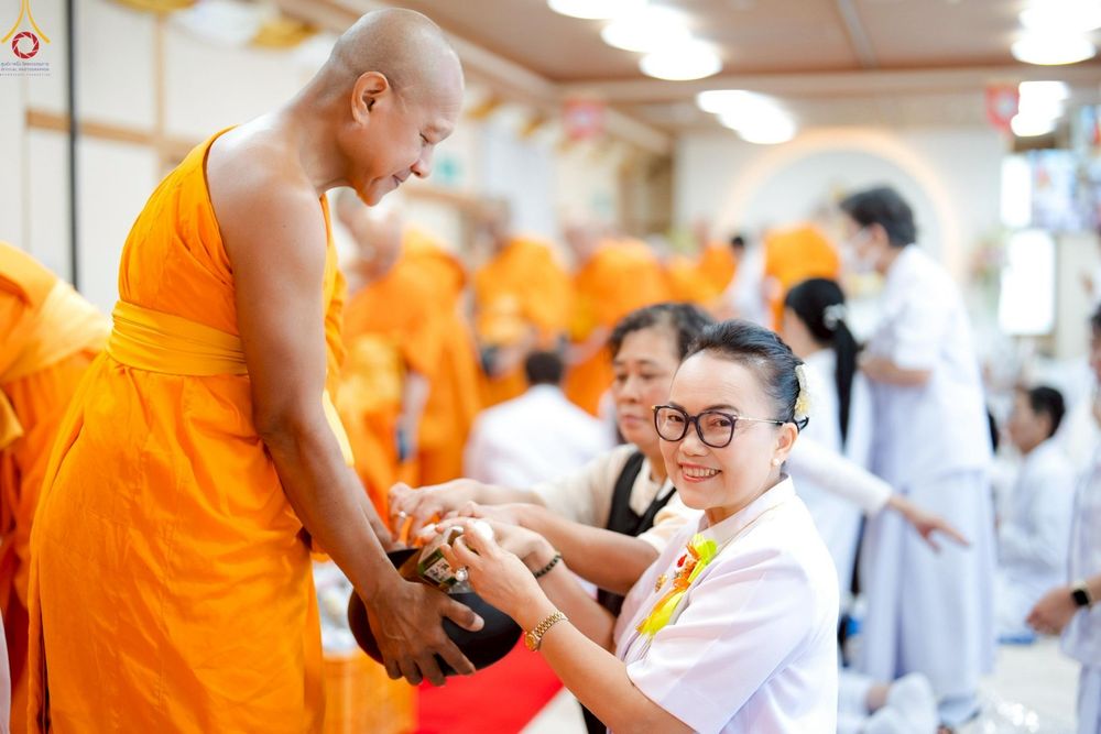 ภาพ No.261744:วันที่ 17 ตุลาคม พ.ศ. 2568 พิธีทอดกฐินวัดพระธรรมกายนางาโน่ ประเทศญี่ปุ่น  "เชื่อมสายบุญพระผู้ปราบมาร" บูชาธรรม 141 ปี พระมงคลเทพมุนี (สด จนฺทสโร)