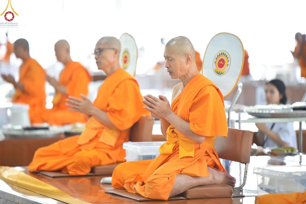 ภาพ No.158811:พิธีบุพเปตพลี ครั้งที่ 156 ร่วมอุทิศบุญแด่หมู่ญาติที่ล่วงลับไปแล้ว และสืบทอดอายุพระพุทธศาสนา วันพุธที่ 2 ตุลาคม พ.ศ. 2567 (วันพระ แรม 15 ค่ำ เดือน 10) ณ หอฉันคุณยายอาจารย์ฯ วัดพระธรรมกาย