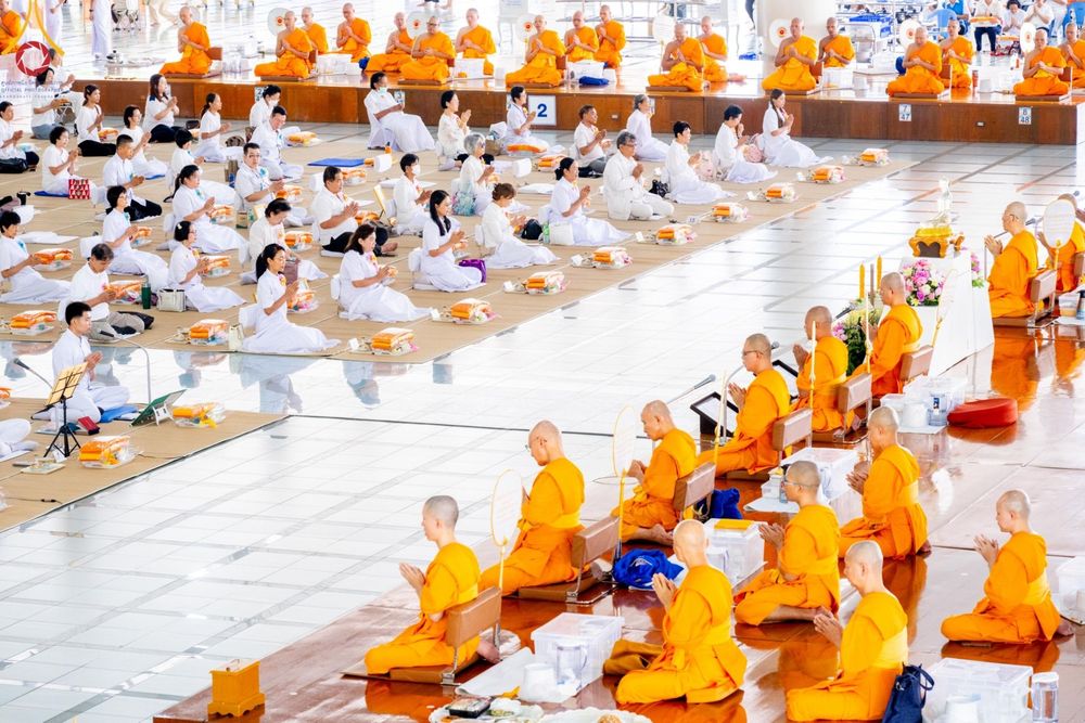 ภาพ No.167394:พิธีบุพเปตพลี ครั้งที่ 157 ร่วมอุทิศบุญกุศลแด่หมู่ญาติที่ล่วงลับไปแล้ว และสืบทอดอายุพระพุทธศาสนา วันพฤหัสที่ 31 ตุลาคม พ.ศ. 2567 (วันพระ แรม 14 ค่ำ เดือน 11) ณ หอฉันคุณยายอาจารย์ฯ วัดพระธรรมกาย