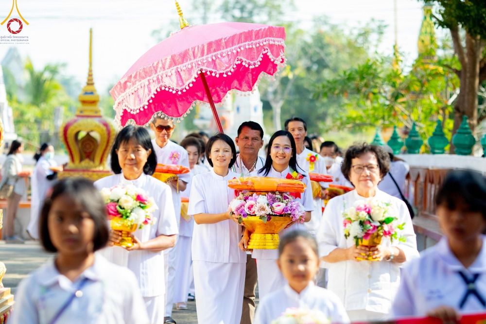 ภาพ No.189292:พิธีทอดผ้าป่าทำนุบำรุงศาสนสถาน ในโครงการธรรมยาตรา กตัญญูบูชา มหาปูชนียาจารย์ พระมงคลเทพมุนี(สด จนฺทสโร) พระผู้ปราบมาร อนุสรณ์สถาน 7 แห่ง ปีที่ 13 ณ วัดใหม่นพรัตน์  ต.เนินพระปรางค์ อ.สองพี่น้อง จ.สุพรรณบุรี วันที่ 5 มกราคม พ.ศ. 2568