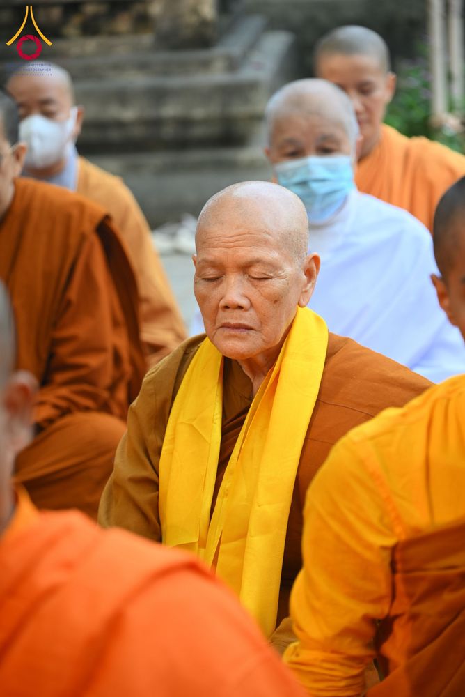 ภาพ No.179777:พิธีทอดกฐินสมทบ ณ วัดพุทธรัตน ทอดกฐินใต้ต้นพระศรีมหาโพธิ์ เมืองพุทธคยา ประเทศอินเดีย วันที่ 12 พฤศจิกายน พ.ศ. 2567